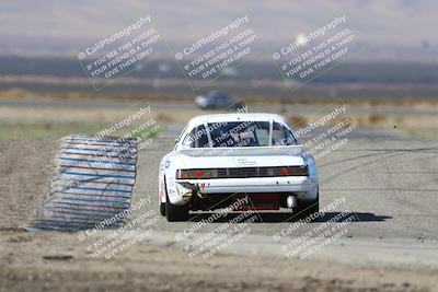 media/Oct-26-2025-CalClub SCCA (Sun) [[8ce1e69566]]/Group 2/Grapevine/